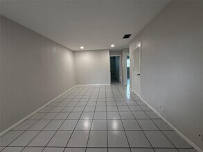 511 W Kalmia Dr in West Palm Beach, FL - Building Photo - Building Photo