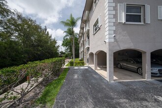 5951 NE 14th Ln in Fort Lauderdale, FL - Building Photo - Building Photo