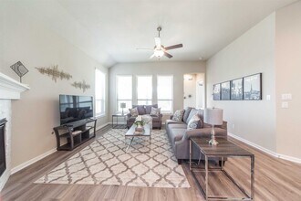 2151 Long Spring Dr in Missouri City, TX - Building Photo - Building Photo