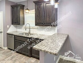 2424 Ave C in Nederland, TX - Building Photo - Building Photo