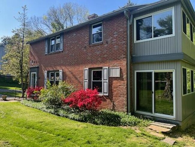 2820 Cumberland Blvd in Camp Hill, PA - Building Photo - Building Photo