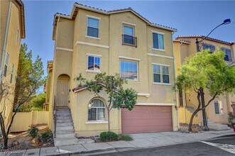 8949 Brian Christopher Ave in Las Vegas, NV - Building Photo - Building Photo