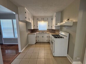 129 Lee Dr in La Marque, TX - Building Photo - Building Photo