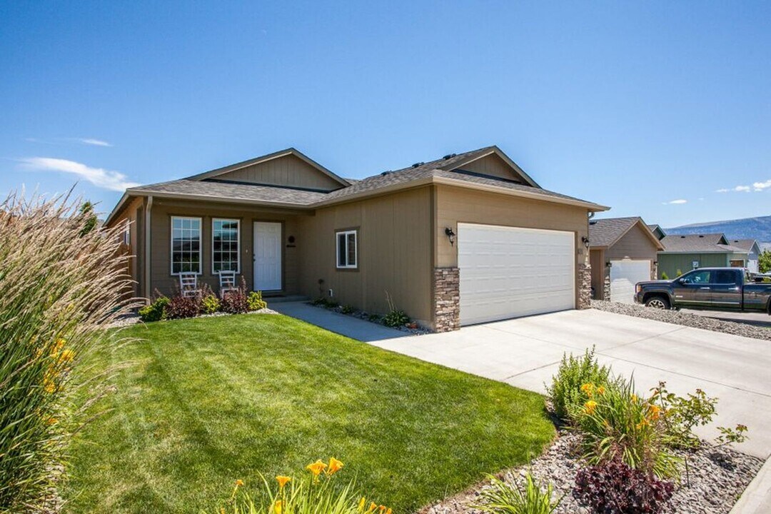 533 N Montclair Ave in East Wenatchee, WA - Building Photo