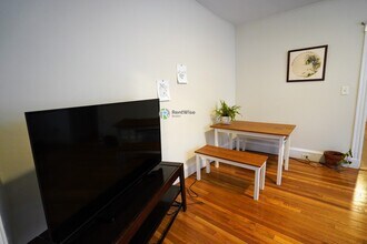 294 Harvard St, Unit 5 in Cambridge, MA - Building Photo - Building Photo