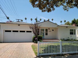 Stunning Remodeled 4 Bedroom House with Large Front Yard, Garage, Pool & Spa in Studio City!, Unit D103 in Los Angeles, CA - Building Photo