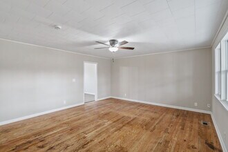 117 Gayle Ave in Lenoir City, TN - Building Photo - Building Photo