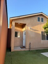 11796 Kensington Rd in Rossmoor, CA - Building Photo