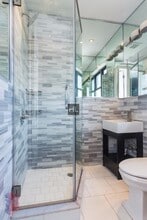 E 13TH ST., Unit 6E in New York, NY - Foto de edificio - Building Photo