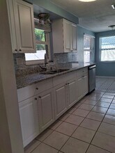 1663 Plum Tree Rd in Holiday, FL - Foto de edificio - Building Photo