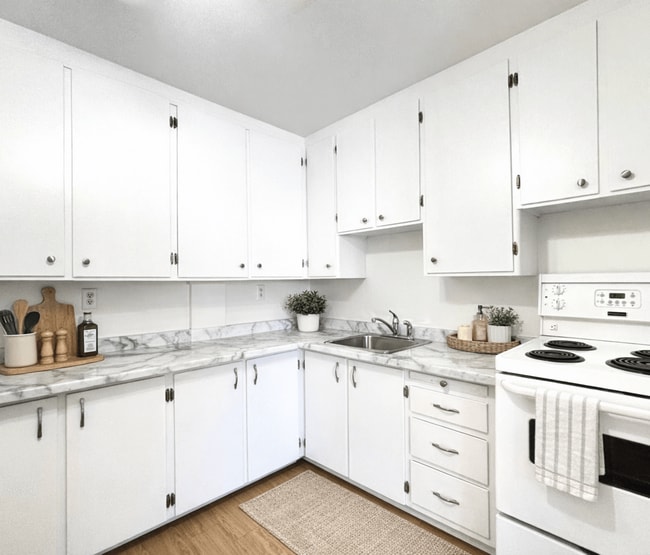 Centennial Towers & Braemore Plaza in Moncton, NB - Building Photo - Building Photo