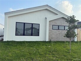 2701 Brownjay Rd, Unit Apt3 in Weslaco, TX - Building Photo