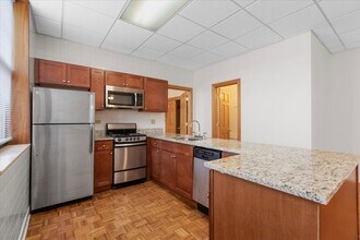 620 W Belmont Ave in Chicago, IL - Building Photo - Building Photo
