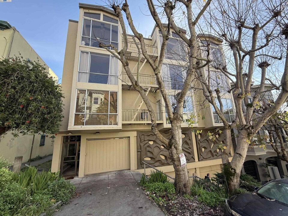 439 Greenwich St in San Francisco, CA - Building Photo