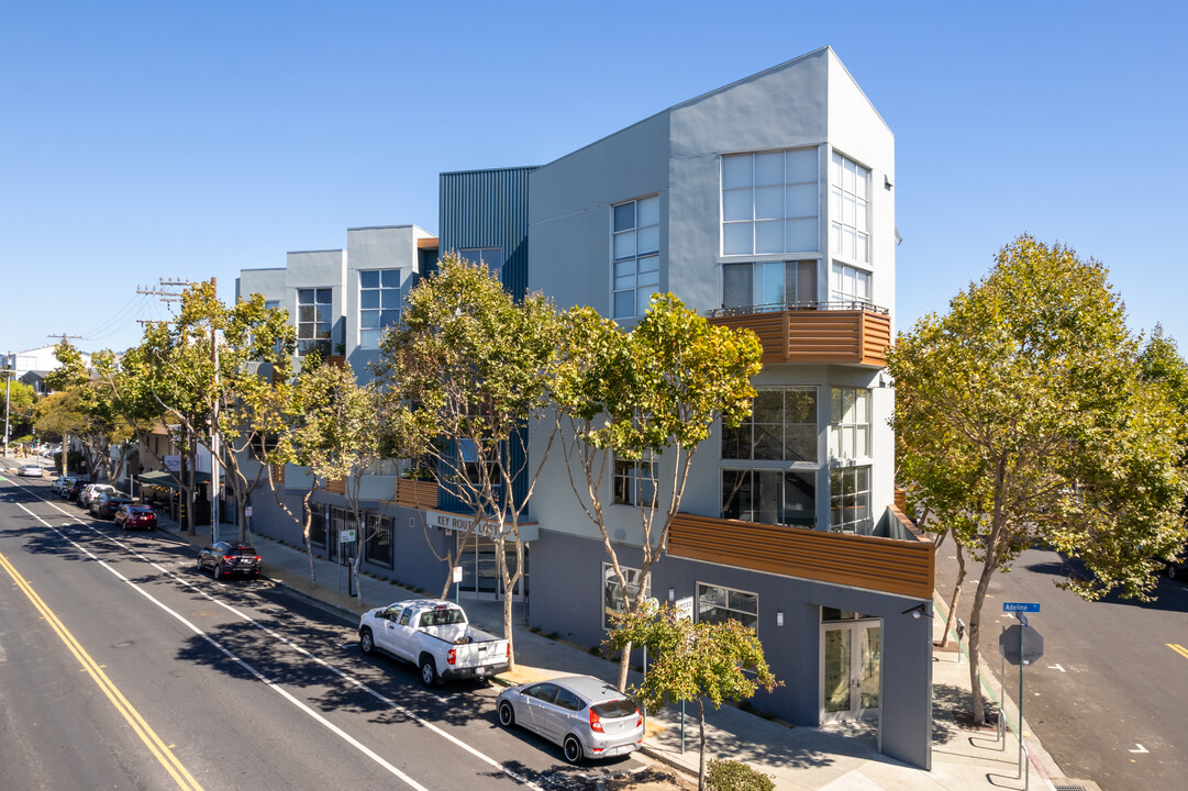 3960 Adeline St in Emeryville, CA - Foto de edificio