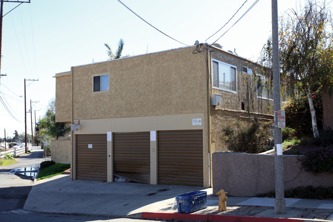 535 Tremont Ave in Long Beach, CA - Building Photo - Building Photo