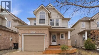 15 Maryann Price Ln in Cambridge, ON - Building Photo