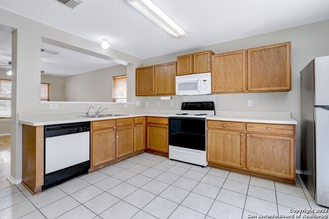 10106 Figaro Canyon in San Antonio, TX - Building Photo - Building Photo