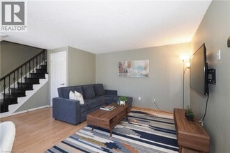 75 Donnenwerth Dr in Kitchener, ON - Building Photo - Building Photo
