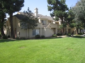 12016 Aspen Cir in Grand Terrace, CA - Foto de edificio - Building Photo