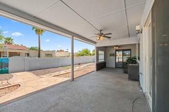 Manhatton in Tempe, AZ - Building Photo - Building Photo