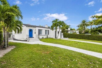 340 SW 25th Rd in Miami, FL - Building Photo - Building Photo