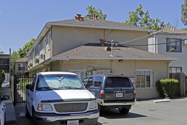 Cambria Apartments in Sacramento, CA - Foto de edificio - Building Photo