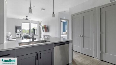 3706 Goodwin Ave, Unit 364 in Austin, TX - Building Photo - Building Photo