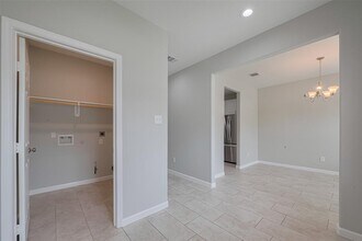 7981 St Louis St in Houston, TX - Building Photo - Building Photo