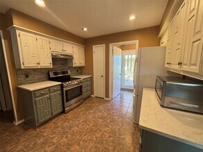 3300 Wells Dr in Plano, TX - Building Photo - Building Photo