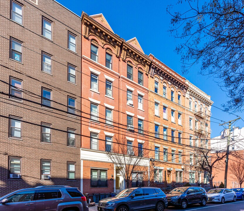 814 Willow Ave in Hoboken, NJ - Foto de edificio