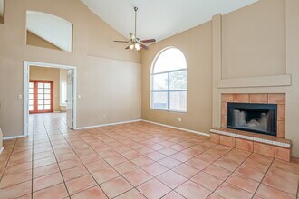 2560 N Lindsay Rd in Mesa, AZ - Building Photo - Building Photo
