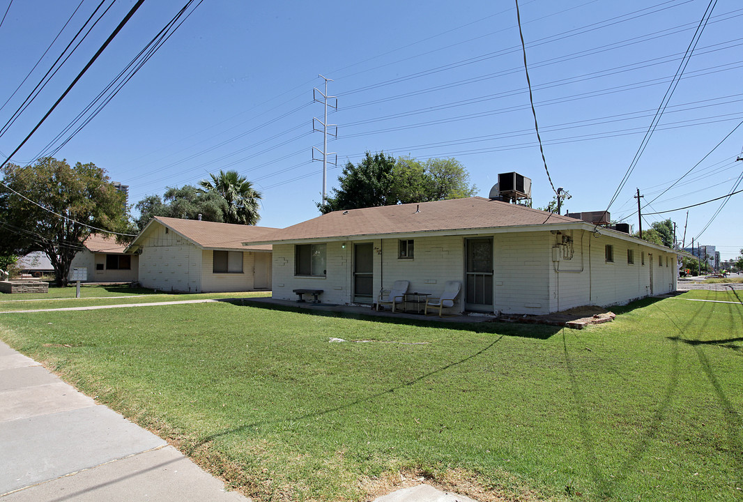 933-945 S Farmer Ave in Tempe, AZ - Building Photo