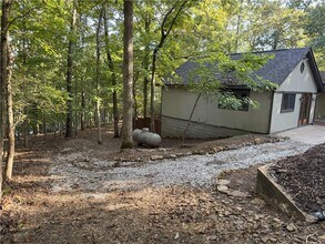 8984 Falls Hollow Rd in Rogers, AR - Building Photo - Building Photo