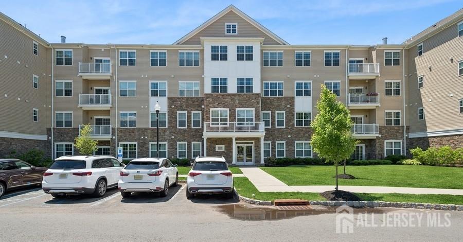 727 Lorhan Dr in Piscataway, NJ - Building Photo
