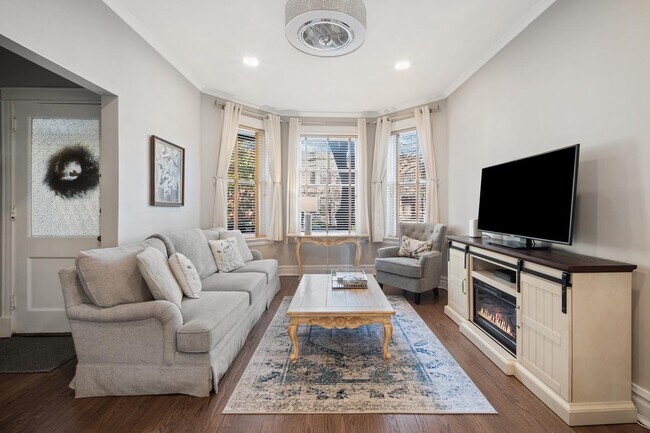 2253 W Giddings St in Chicago, IL - Building Photo - Building Photo