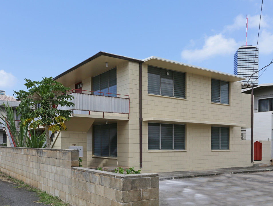 1913 Date St in Honolulu, HI - Building Photo