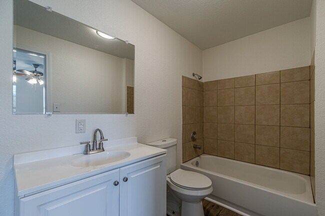 509 Brown Ave in Jourdanton, TX - Building Photo - Building Photo