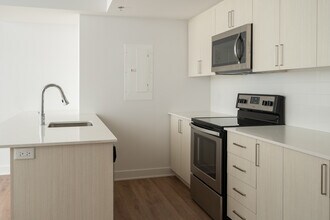 Neuf Cents Apartments for rent in Montréal, QC - Building Photo - Building Photo