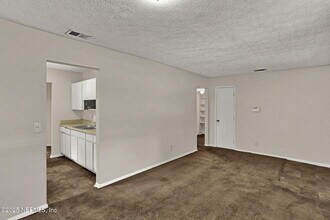 7063 Wonderland Ct in Jacksonville, FL - Building Photo - Building Photo