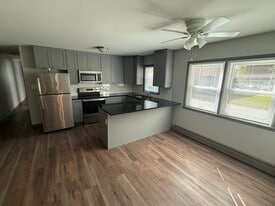 4605 Maple Ave, Unit #4 in Brookfield, IL - Building Photo