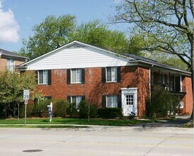 RMSA - MAPLESIDE APARTMENTS in Birmingham, MI - Building Photo - Interior Photo