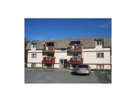 2213 Lathrop St in Fairbanks, AK - Building Photo