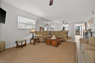 9395 Pennsylvania Ave in Bonita Springs, FL - Building Photo - Building Photo