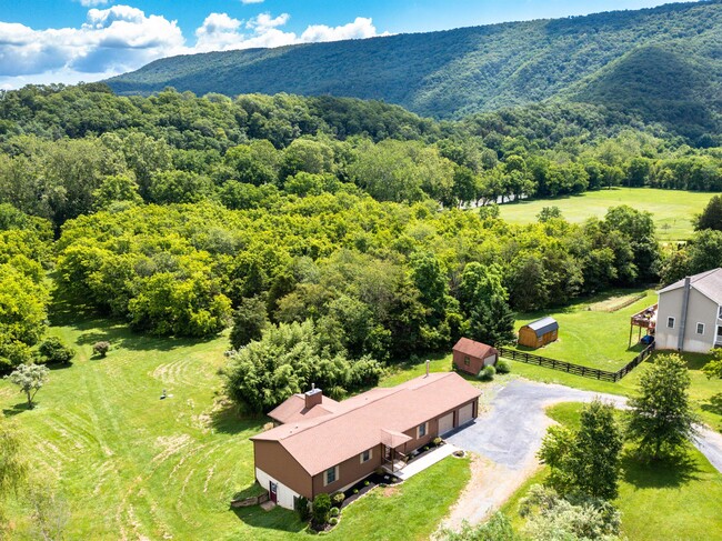 363 Lower River Rd in Toms Brook, VA - Building Photo - Building Photo
