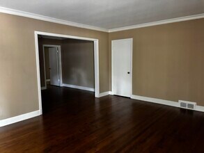 3646 Walnut Grove Rd in Memphis, TN - Building Photo - Building Photo
