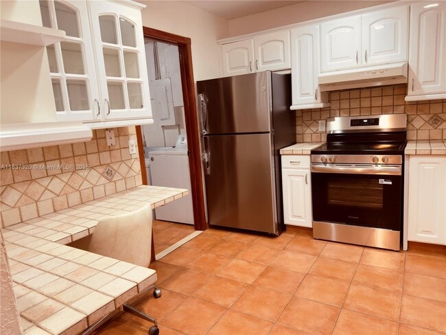 8510 NW 8th St in Pembroke Pines, FL - Building Photo - Building Photo