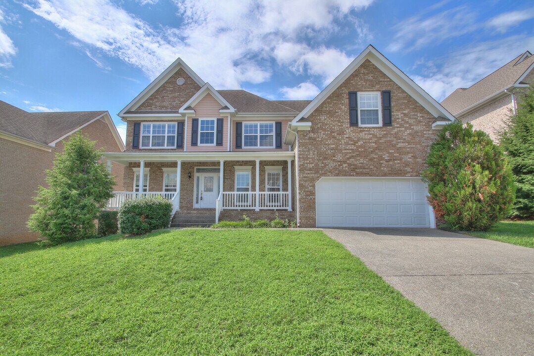 2009 Keene Cir in Spring Hill, TN - Building Photo