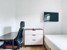 Furnished room/NOT APARTMENT in Brooklyn, NY - Building Photo