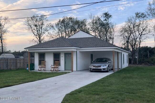 1061 Madeline Heights in Breaux Bridge, LA - Building Photo - Building Photo